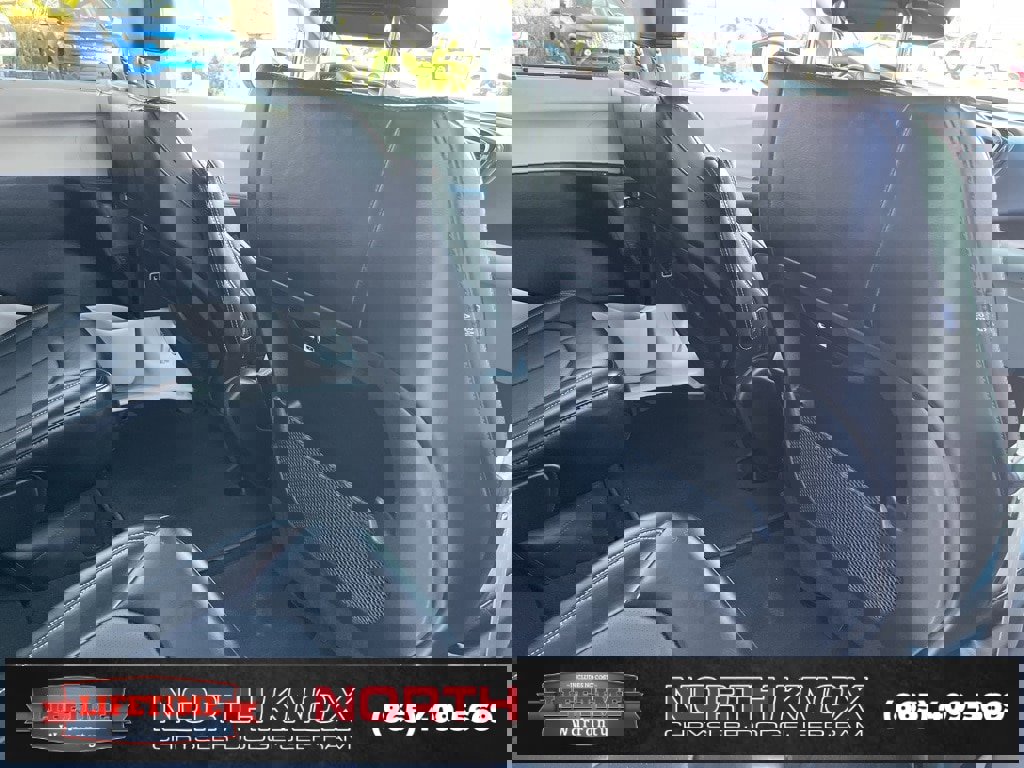 Used 2024 Chrysler Pacifica Touring-L image 27