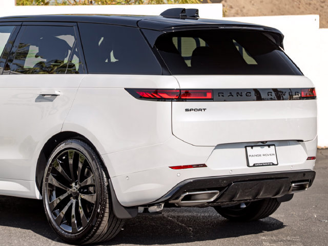 New 2026 Land Rover Range Rover Sport Dynamic SE AWD/4WD image 10