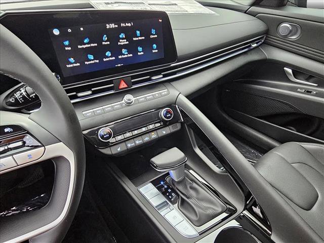 New 2025 Hyundai Elantra Limited image 12