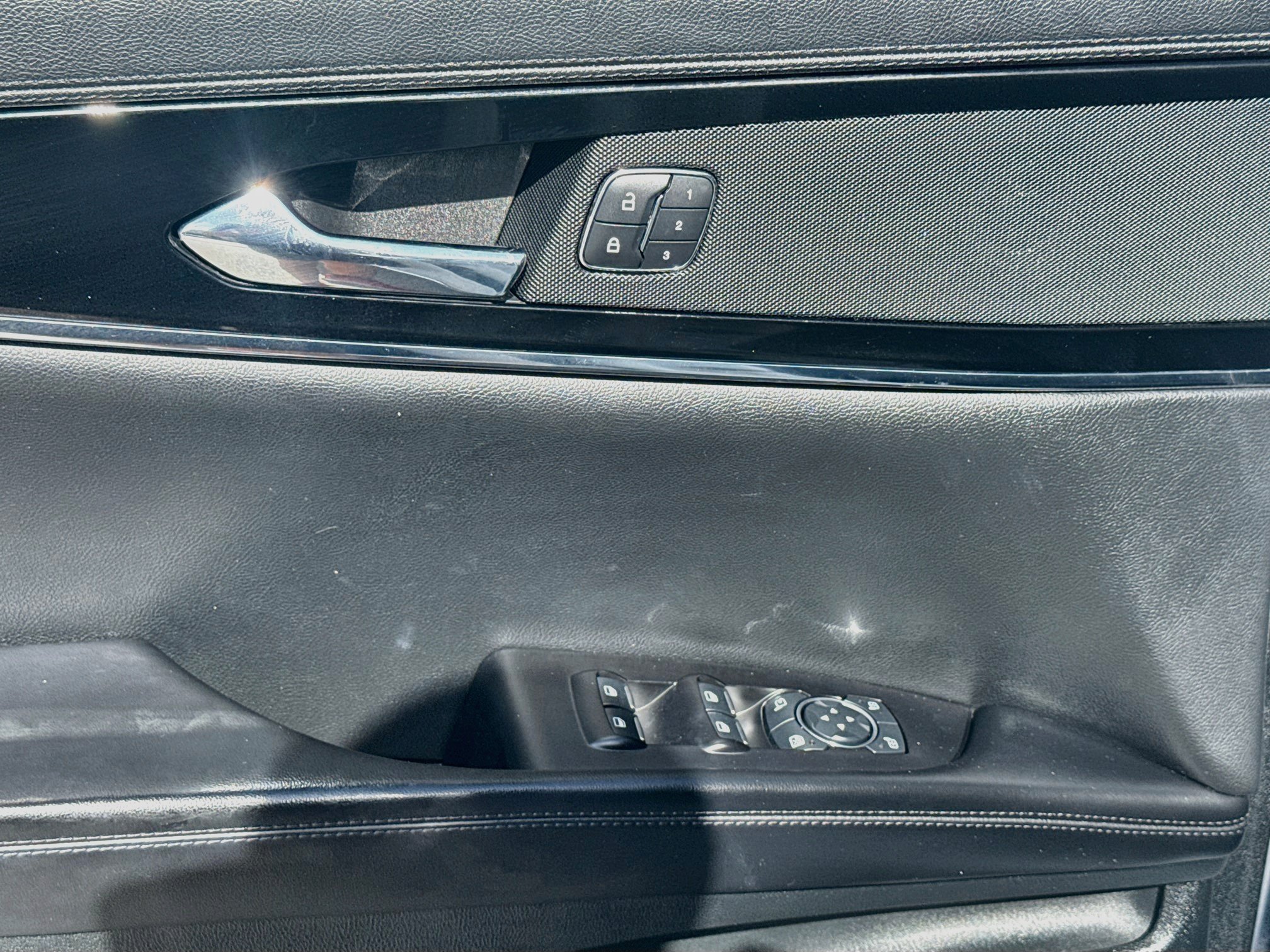 Used 2023 Lincoln Nautilus AWD w/ Premium Package image 16