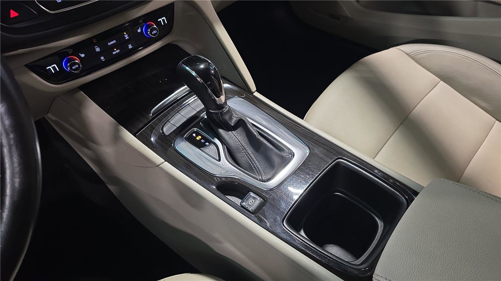 Used 2018 Buick Regal Essence w/ Driver Confidence Package #1 image 24