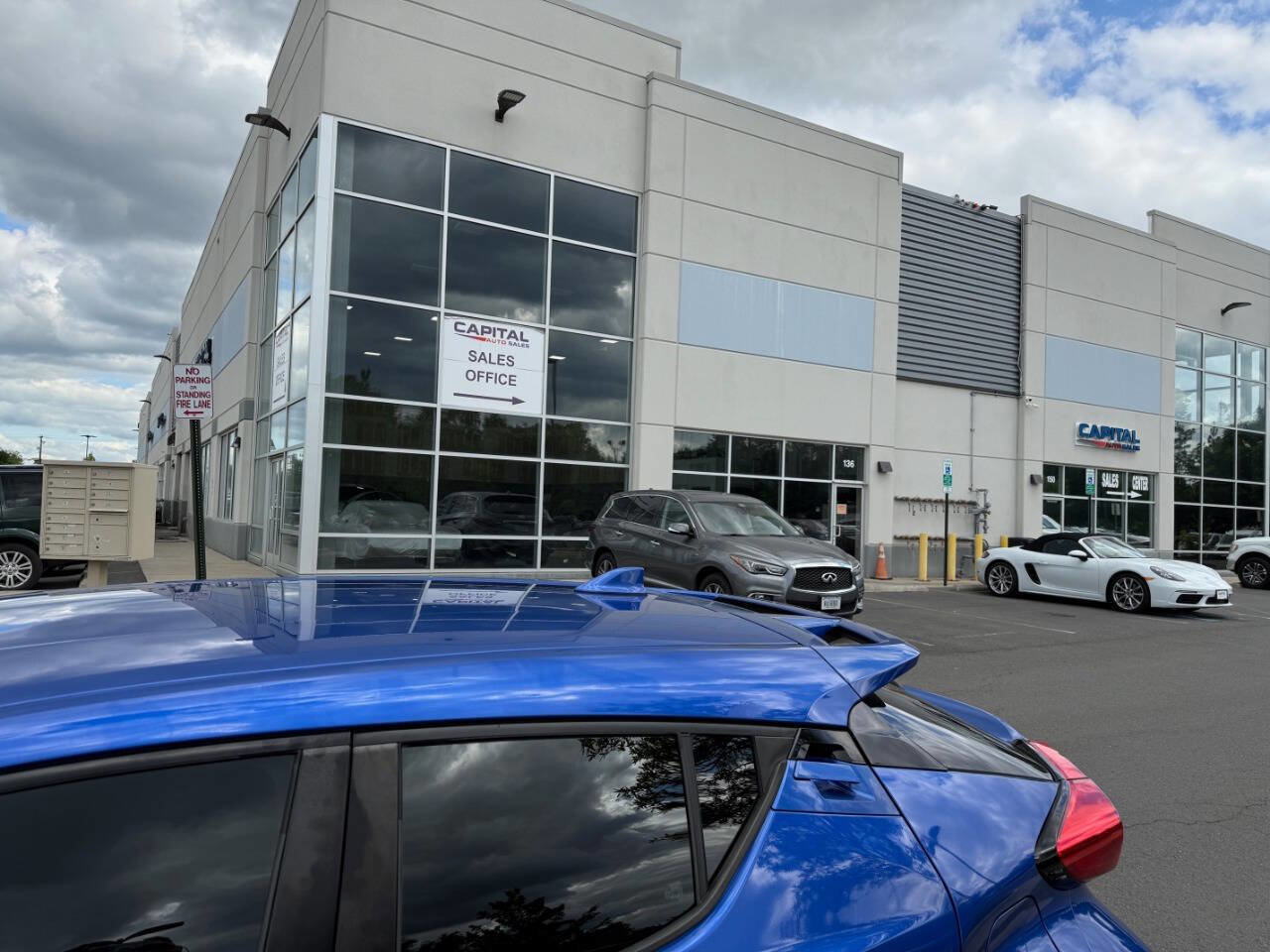 Used 2018 Toyota C-HR XLE image 11