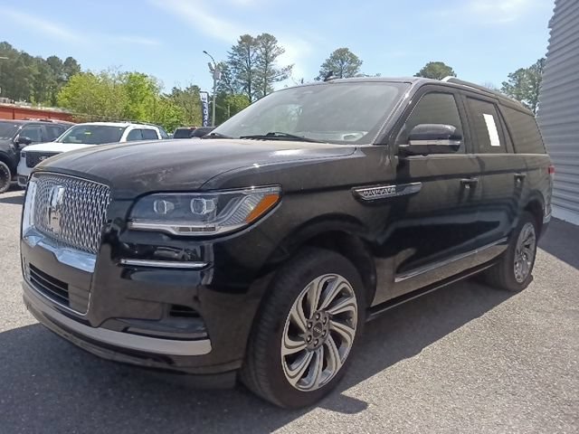 Used 2024 Lincoln Navigator Reserve AWD/4WD image 7