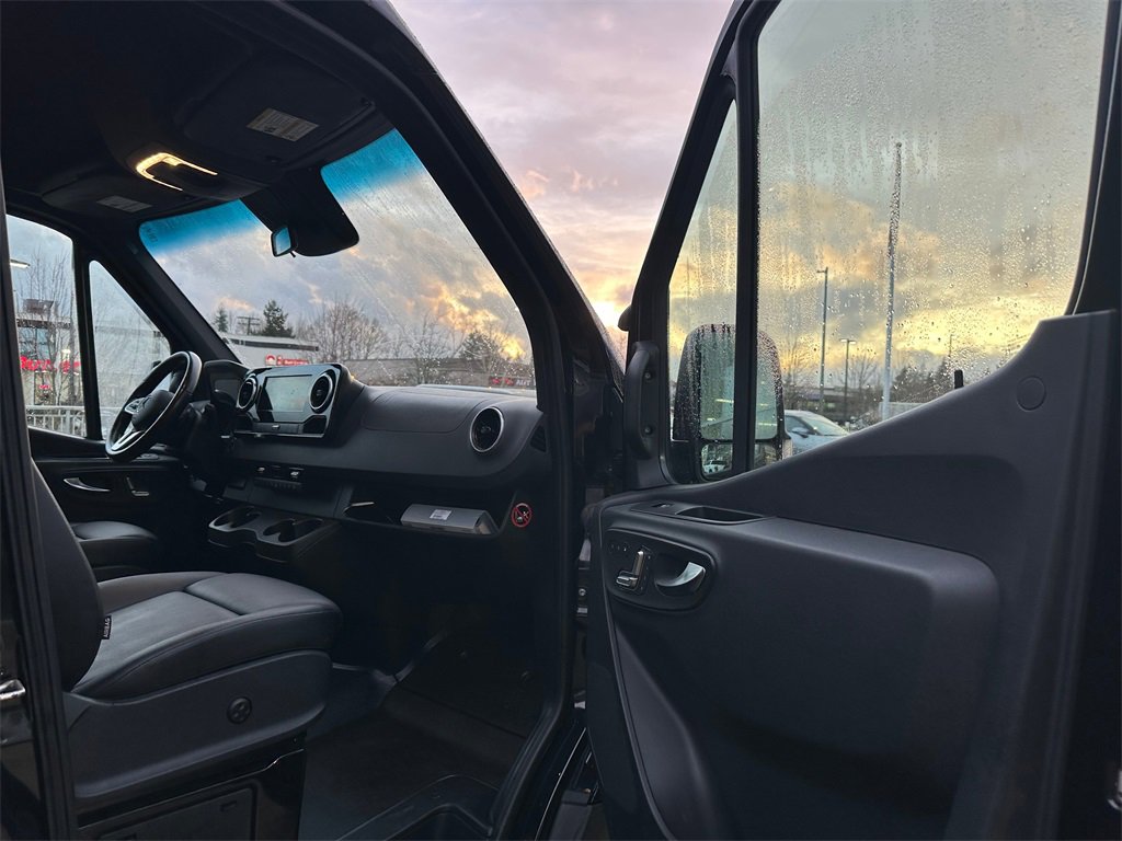Used 2019 Mercedes-Benz Sprinter 2500 image 11