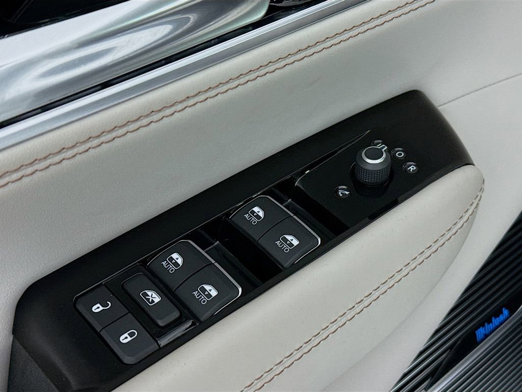 Used 2022 Jeep Grand Wagoneer Series I image 17