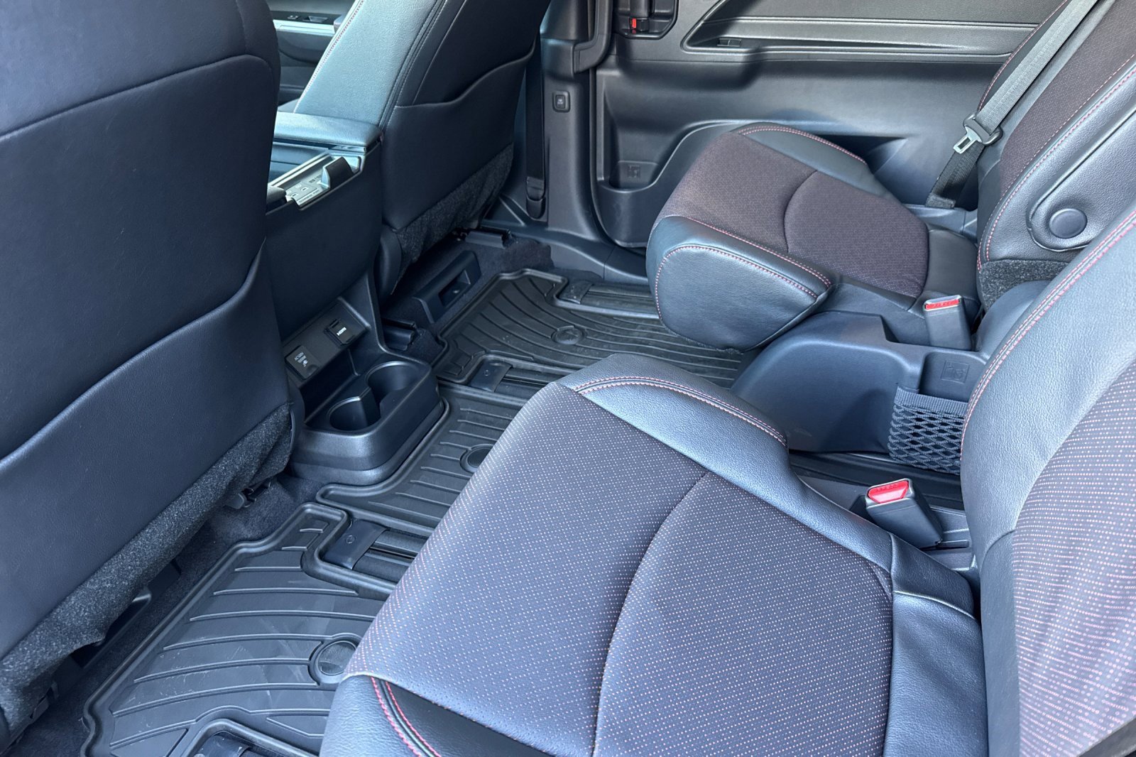 Certified 2025 Toyota Sienna XSE image 16