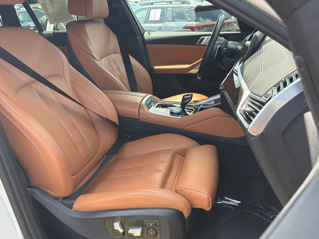 Used 2022 BMW X6 xDrive40i w/ Premium Package AWD/4WD image 9
