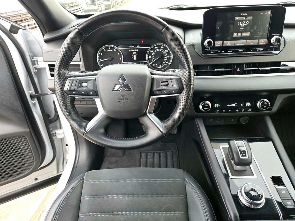 Used 2022 Mitsubishi Outlander SEL Black Edition image 8