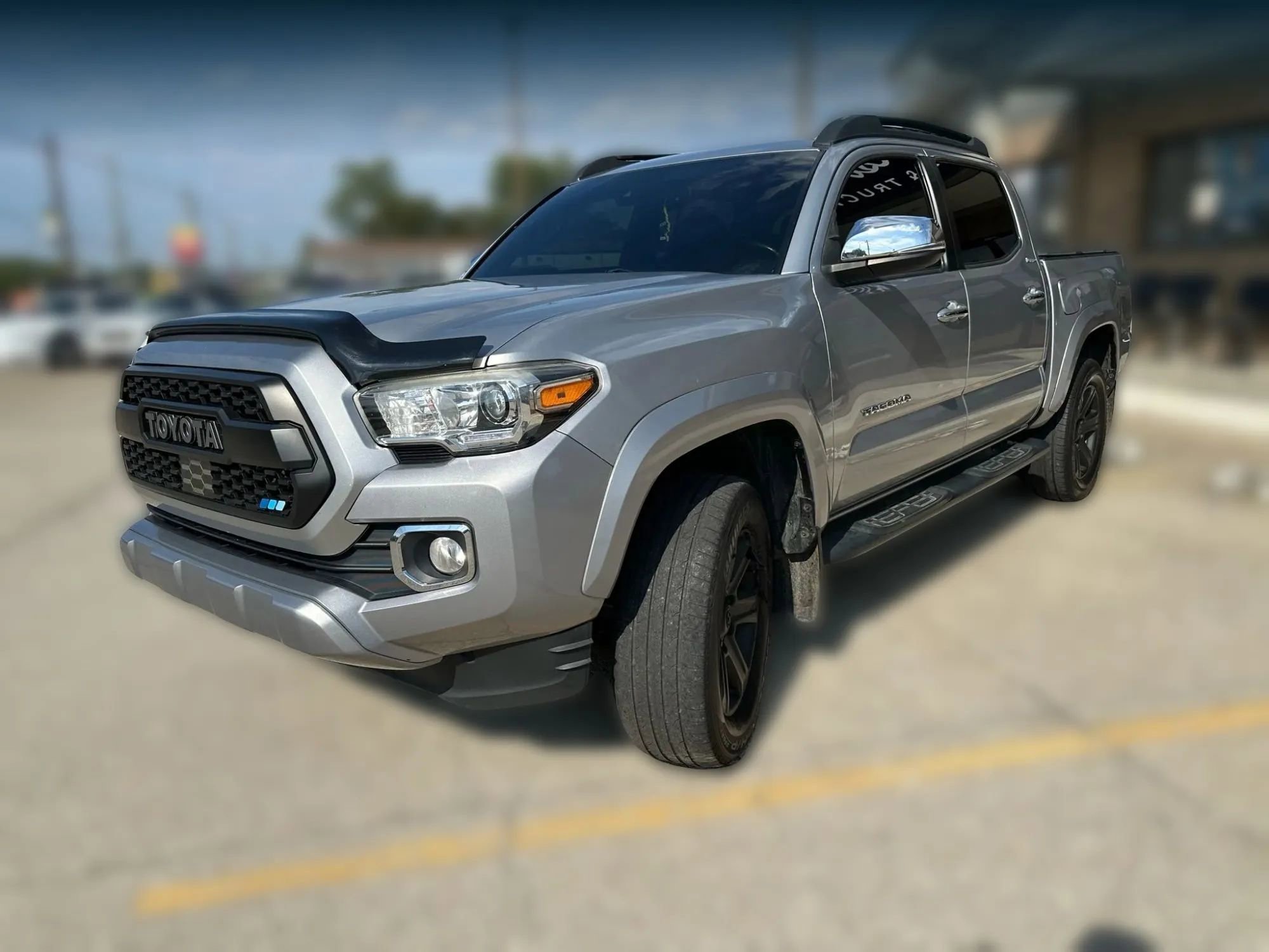 Used 2018 Toyota Tacoma Limited image 3