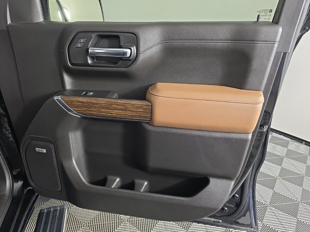 Used 2022 Chevrolet Silverado 1500 High Country w/ Technology Package image 44