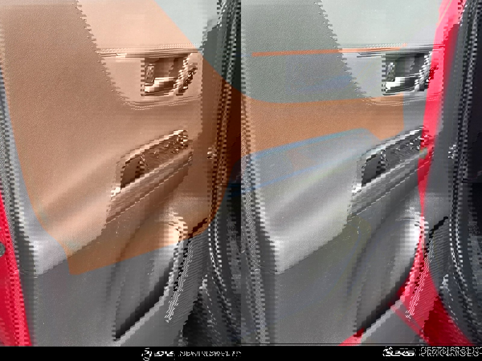 Used 2021 Toyota Venza XLE image 11