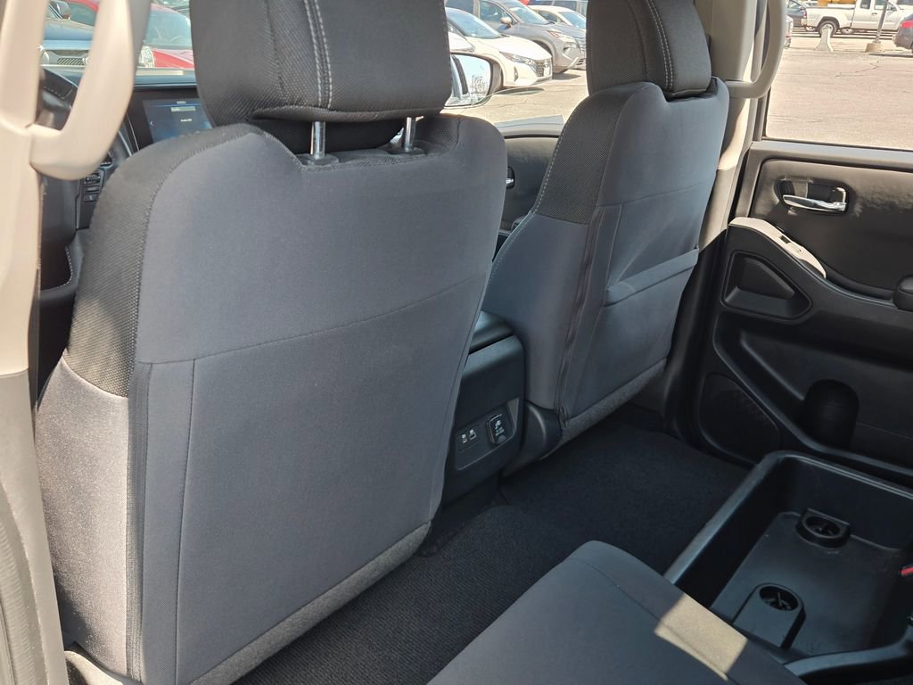 Used 2023 Nissan Frontier SV w/ SV Convenience Package image 18