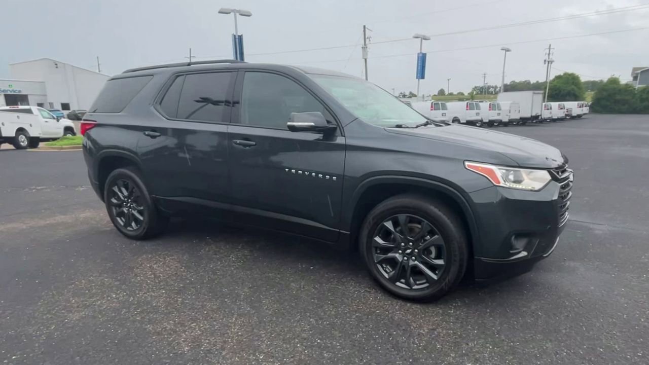 Used 2020 Chevrolet Traverse RS FWD image 2