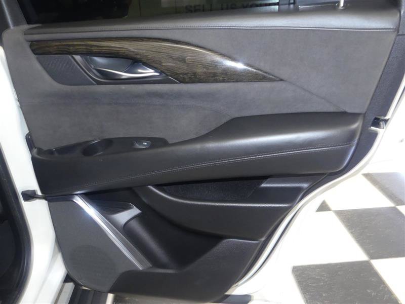 Used 2015 Cadillac Escalade Platinum AWD/4WD image 34