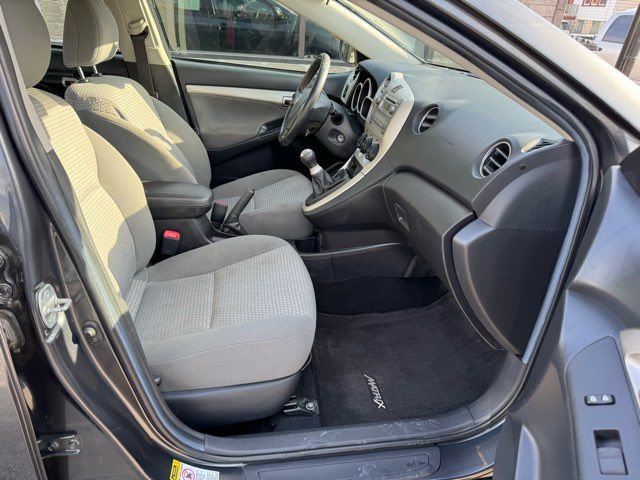 Used 2009 Toyota Matrix XRS image 28