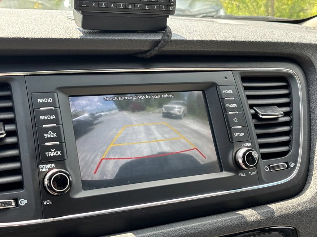 Used 2020 Kia Sedona LX FWD image 25