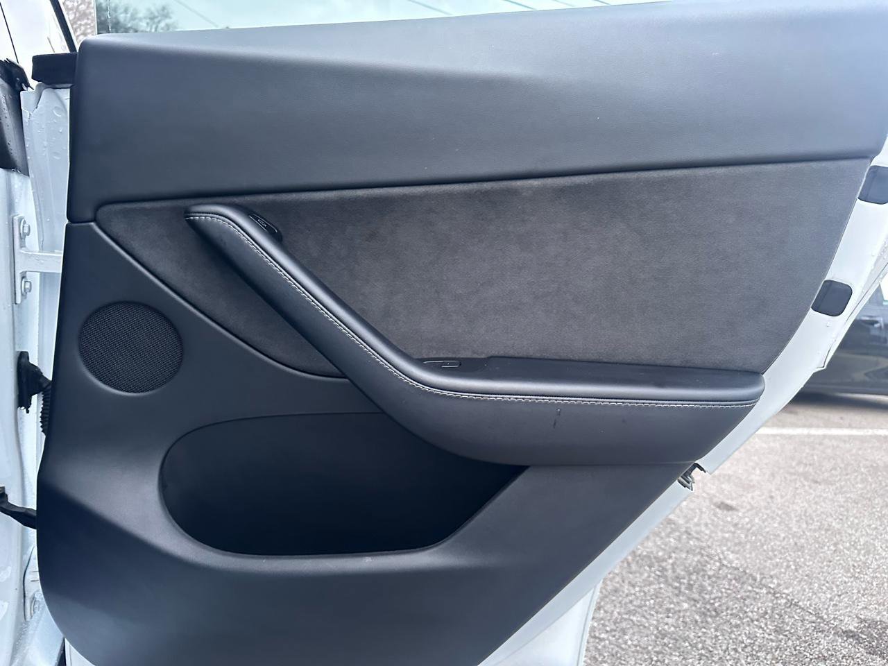 Used 2022 Tesla Model Y Long Range image 23