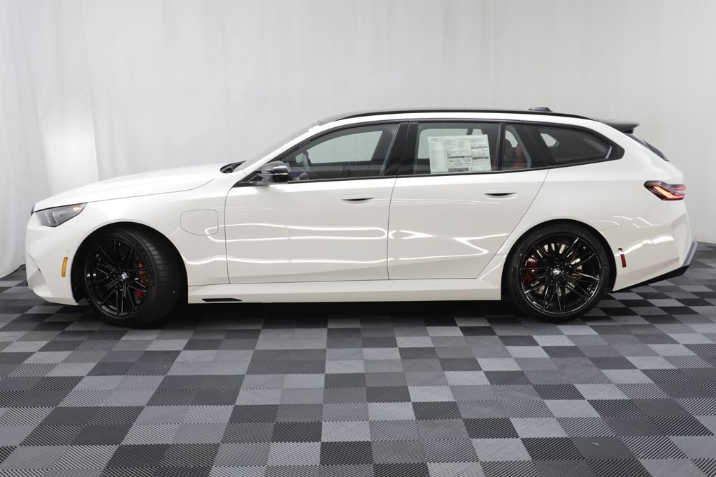 Used 2027 BMW M5 Touring AWD/4WD image 4