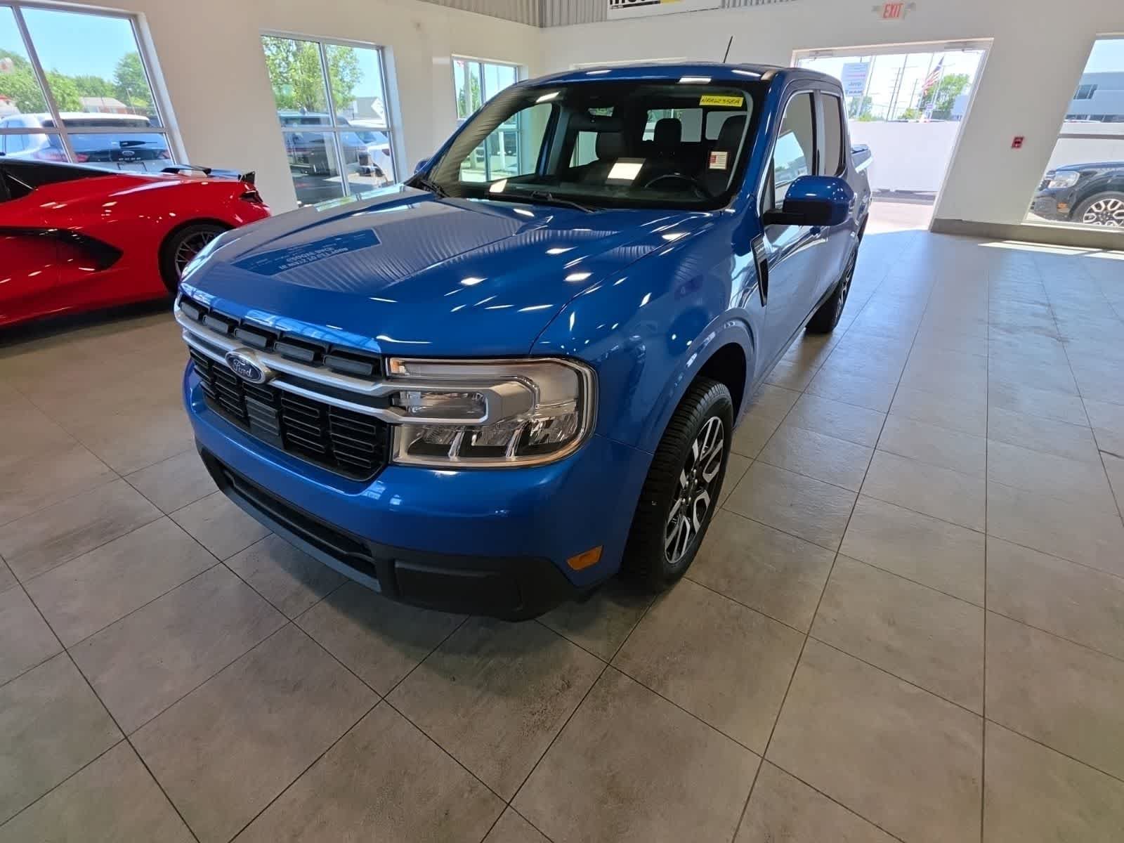 Used 2022 Ford Maverick Lariat w/ Lariat Luxury Package AWD/4WD image 2
