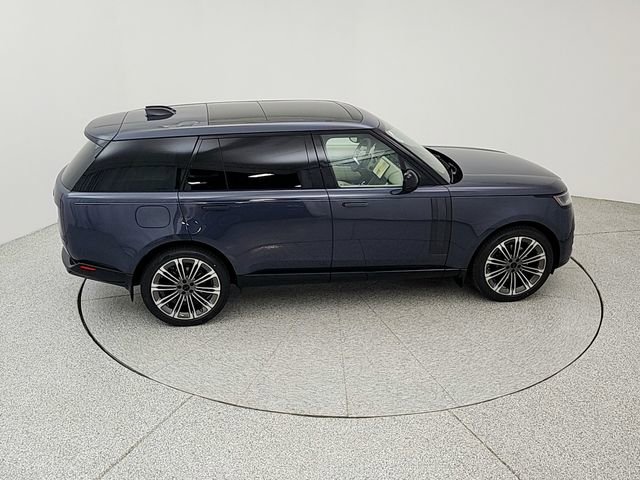 New 2026 Land Rover Range Rover Long Wheelbase SE AWD/4WD image 16