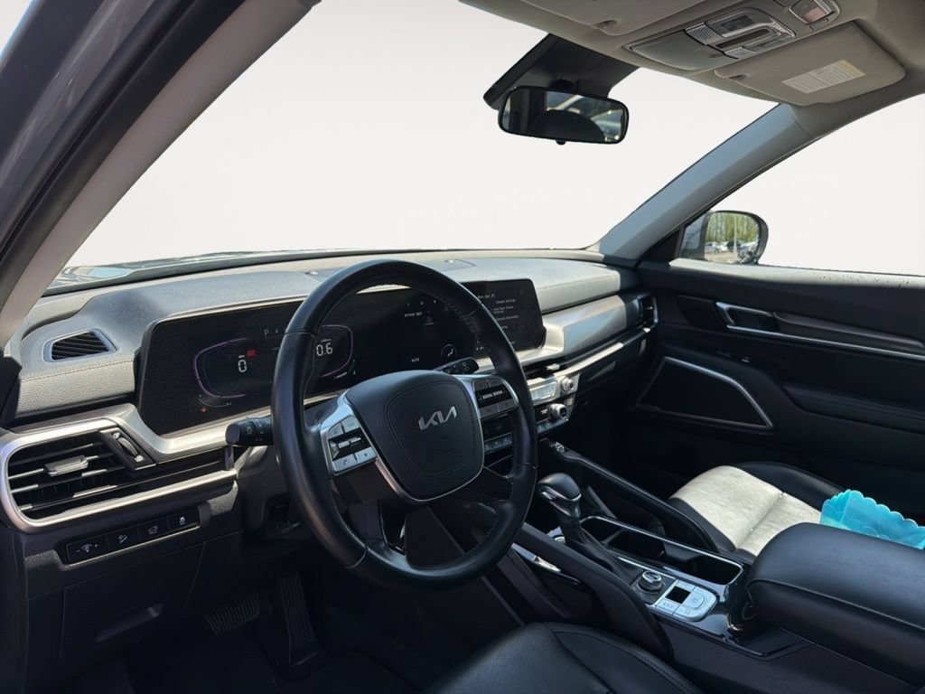 Used 2025 Kia Telluride S AWD/4WD image 18