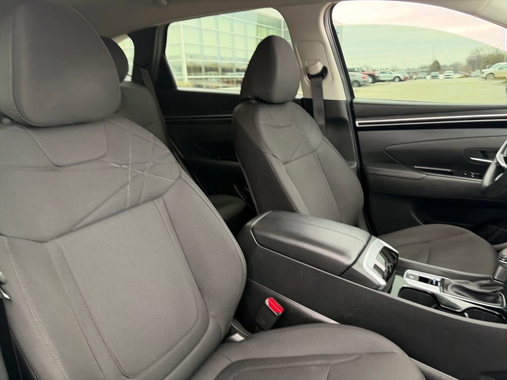 Used 2024 Hyundai Tucson SE image 12