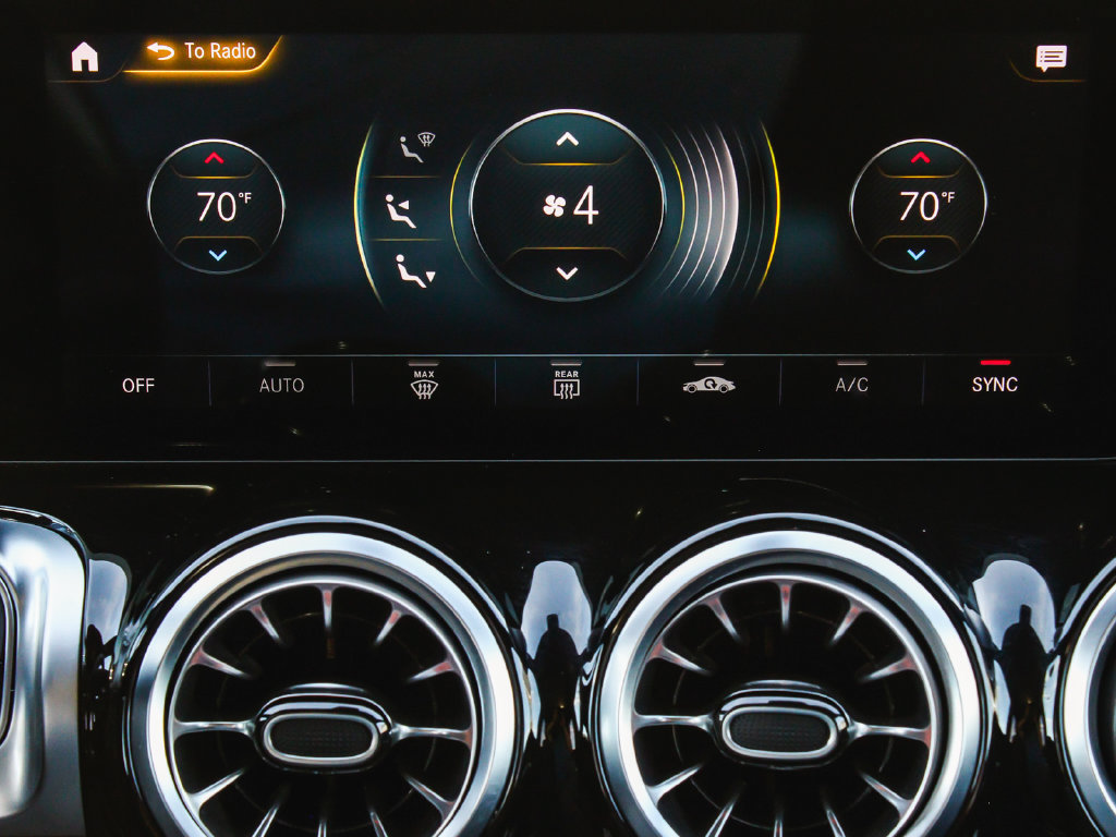 Used 2022 Mercedes-Benz GLB 250 4MATIC image 23
