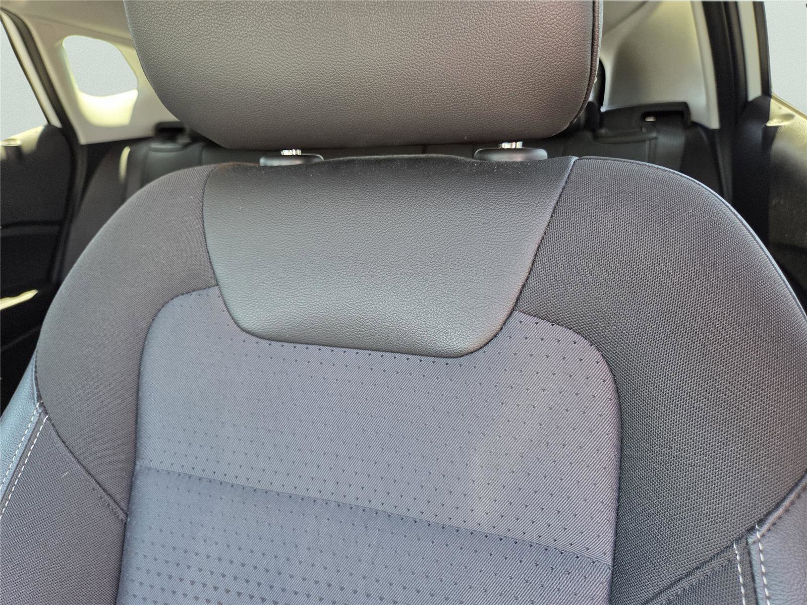Used 2025 Chevrolet Trax LT w/ LT Convenience Package FWD image 15