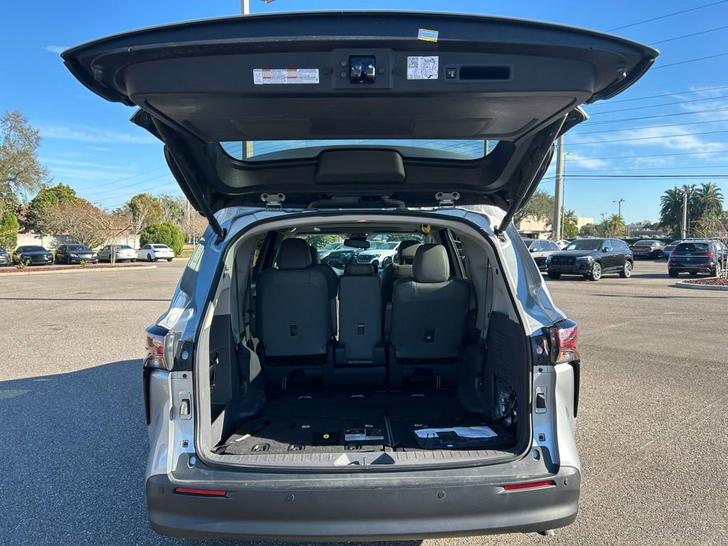 Used 2024 Toyota Sienna XLE image 46