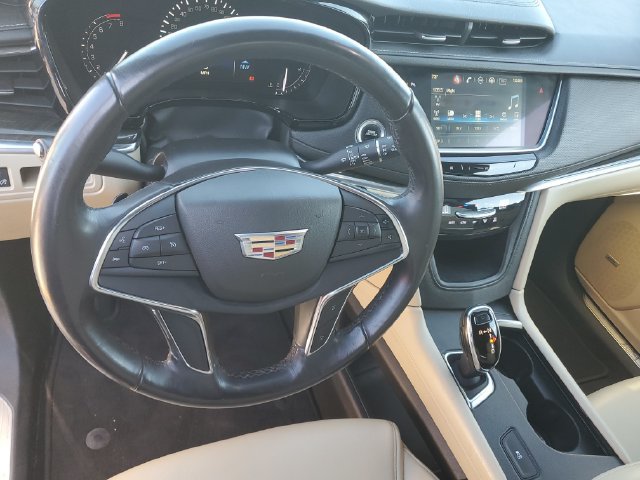 Used 2018 Cadillac XT5 FWD image 18