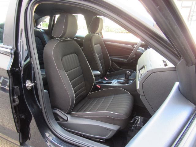 Used 2023 Volkswagen Jetta Sport image 18