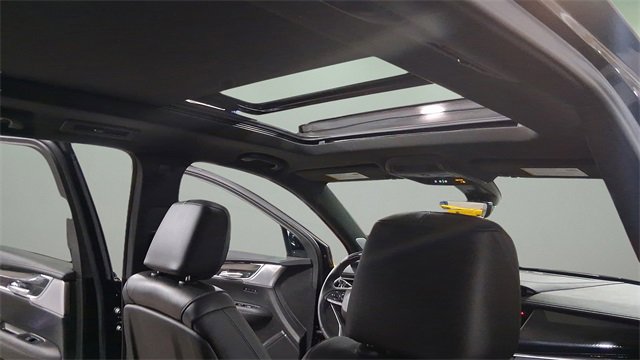 Used 2024 Cadillac XT6 Sport w/ Technology Package image 16