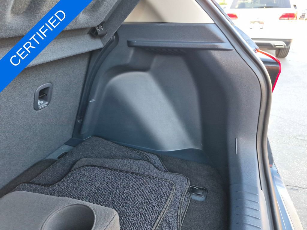 Used 2025 Hyundai Venue Limited image 28