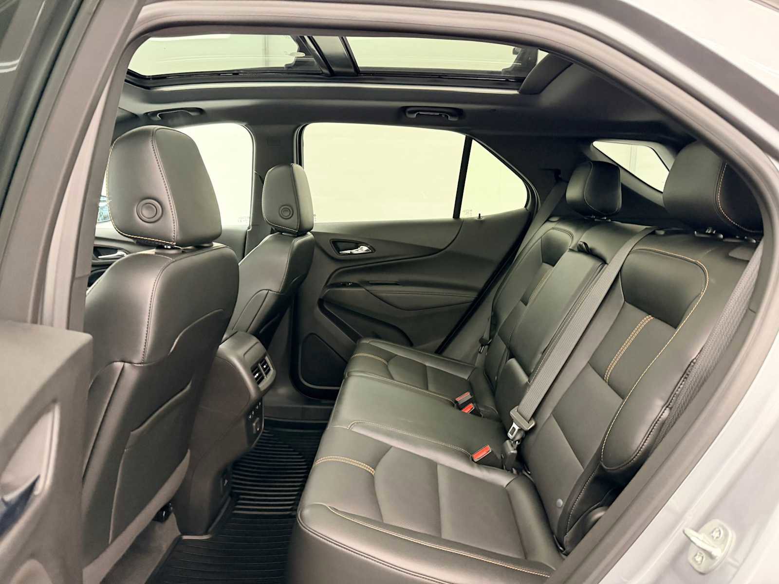 Used 2024 Chevrolet Equinox Premier image 21