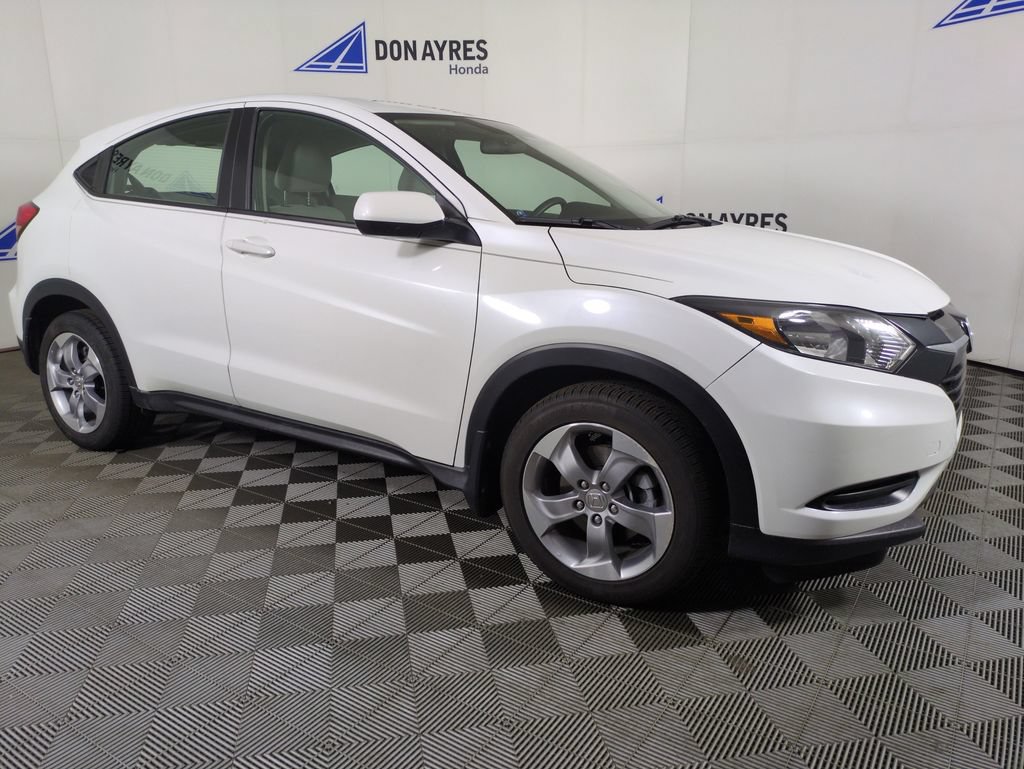 Used 2017 Honda HR-V LX image 9
