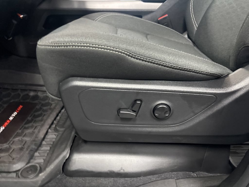 Used 2025 RAM 1500 Big Horn AWD/4WD image 33