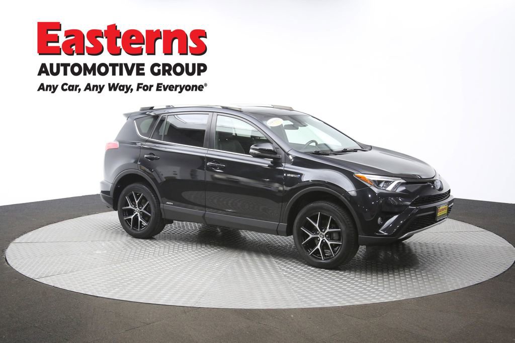 Used 2018 Toyota RAV4 SE image 65