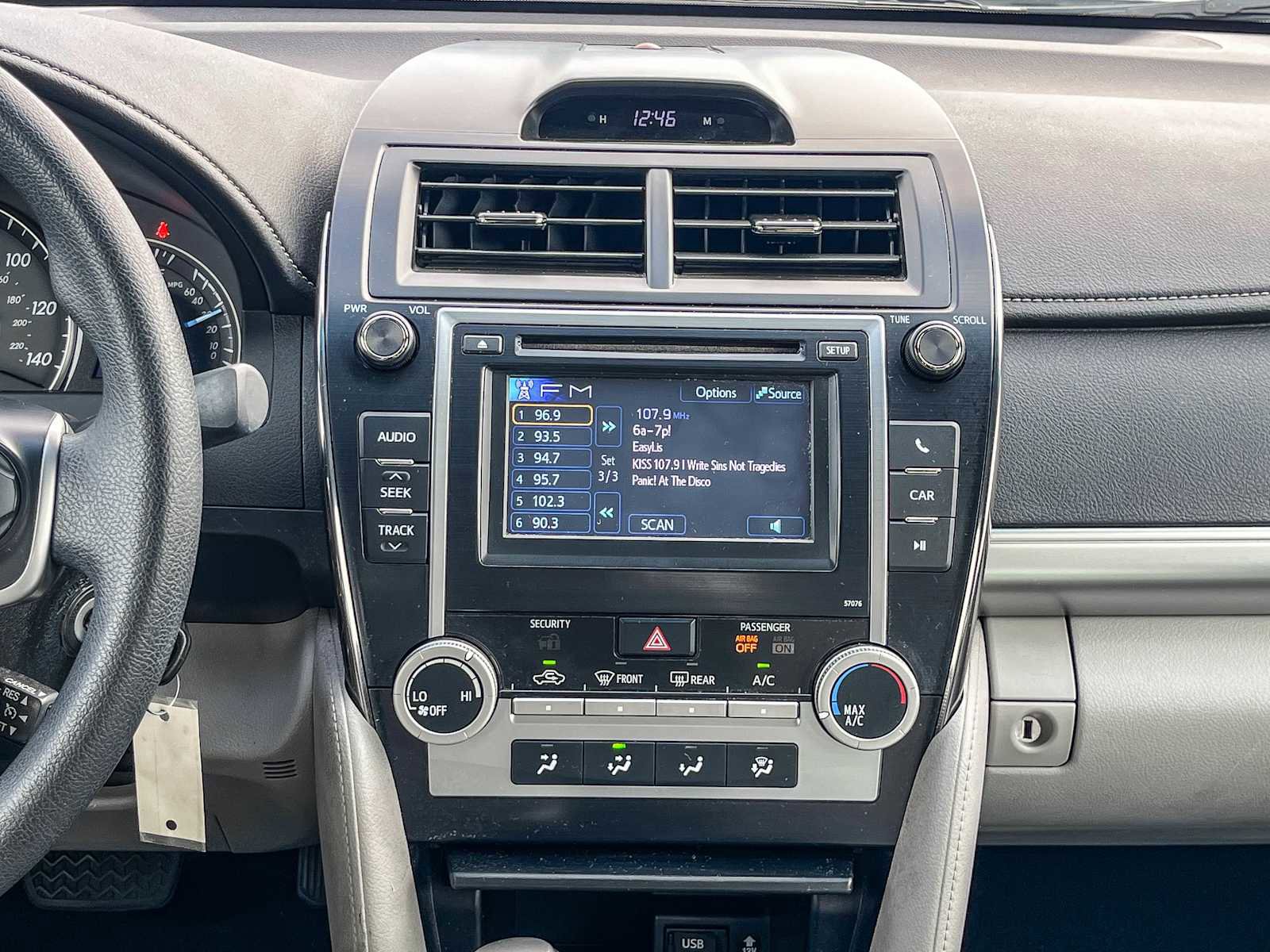 Used 2013 Toyota Camry SE image 12