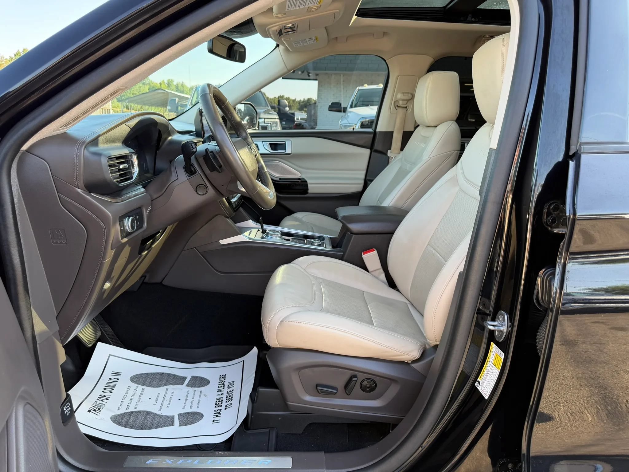 Used 2021 Ford Explorer Platinum w/ Equipment Group 601A AWD/4WD image 13