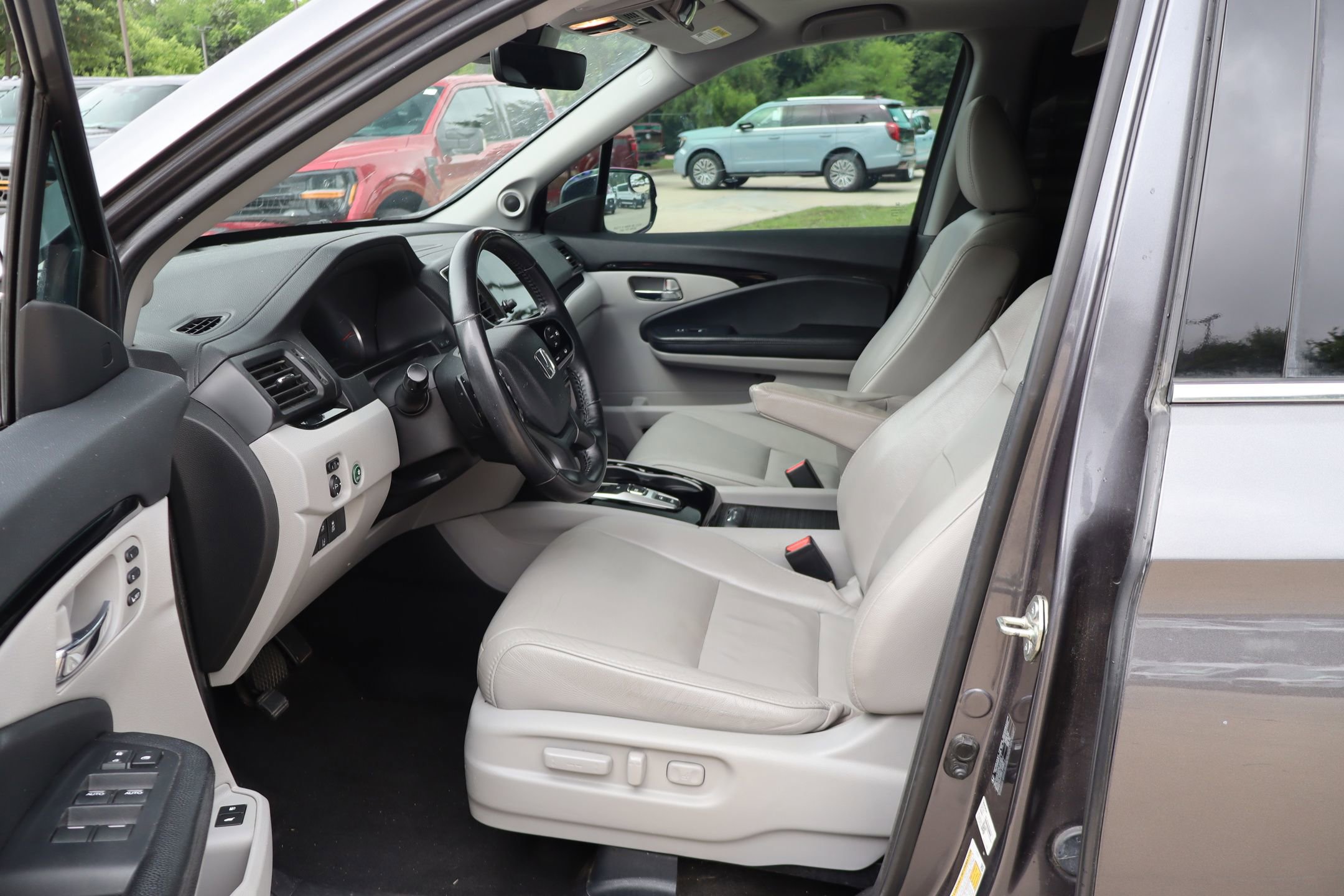 Used 2020 Honda Pilot Touring image 25