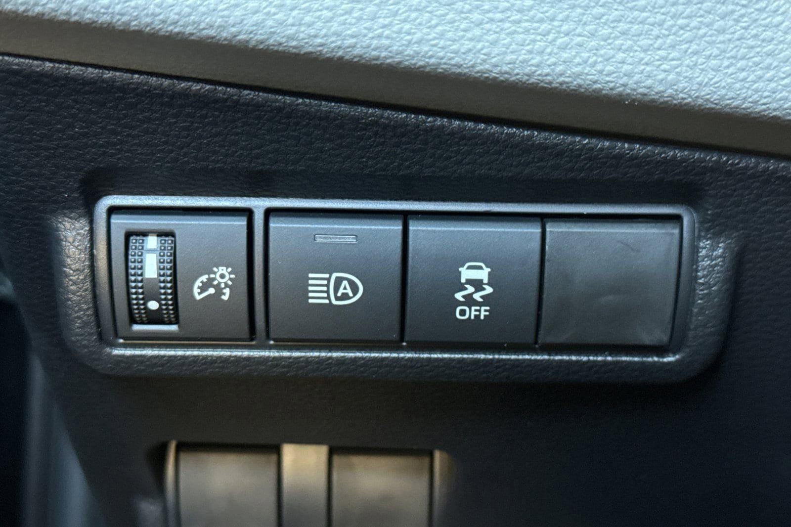 New 2026 Toyota Corolla Cross L FWD image 29