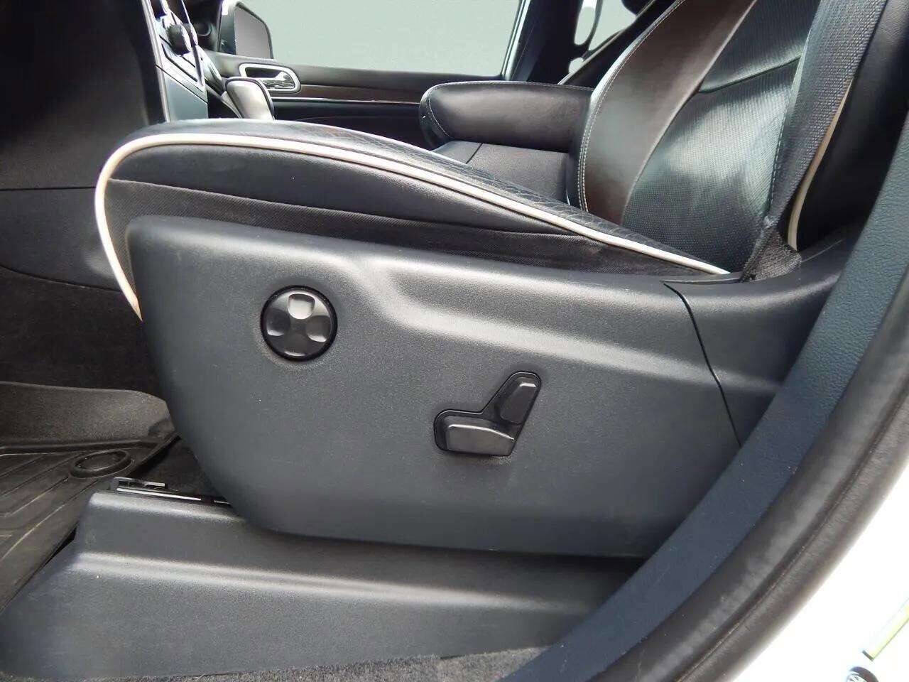 Used 2016 Jeep Grand Cherokee Overland w/ Advanced Technology Group image 20