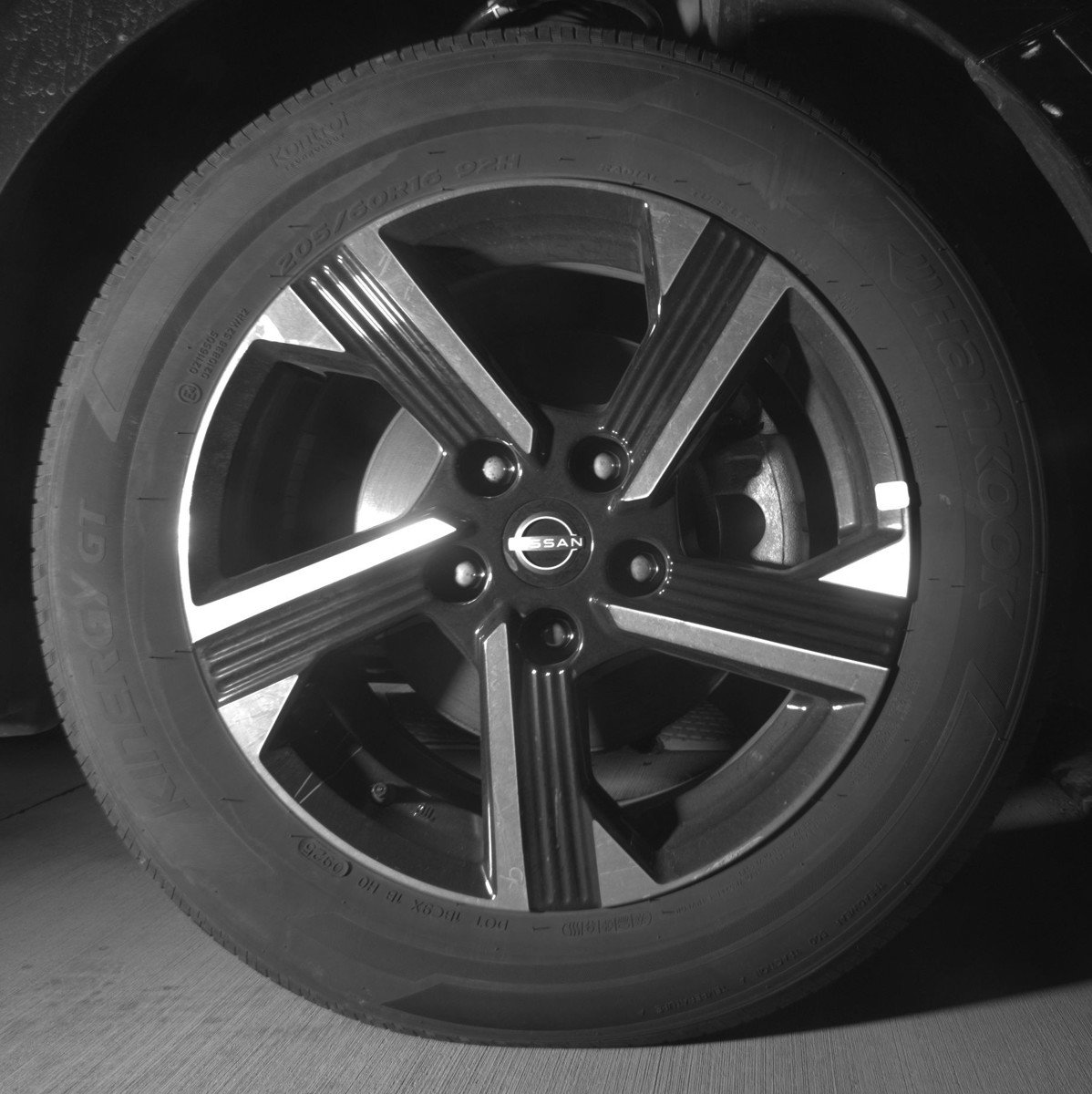 Used 2025 Nissan Sentra SV image 13