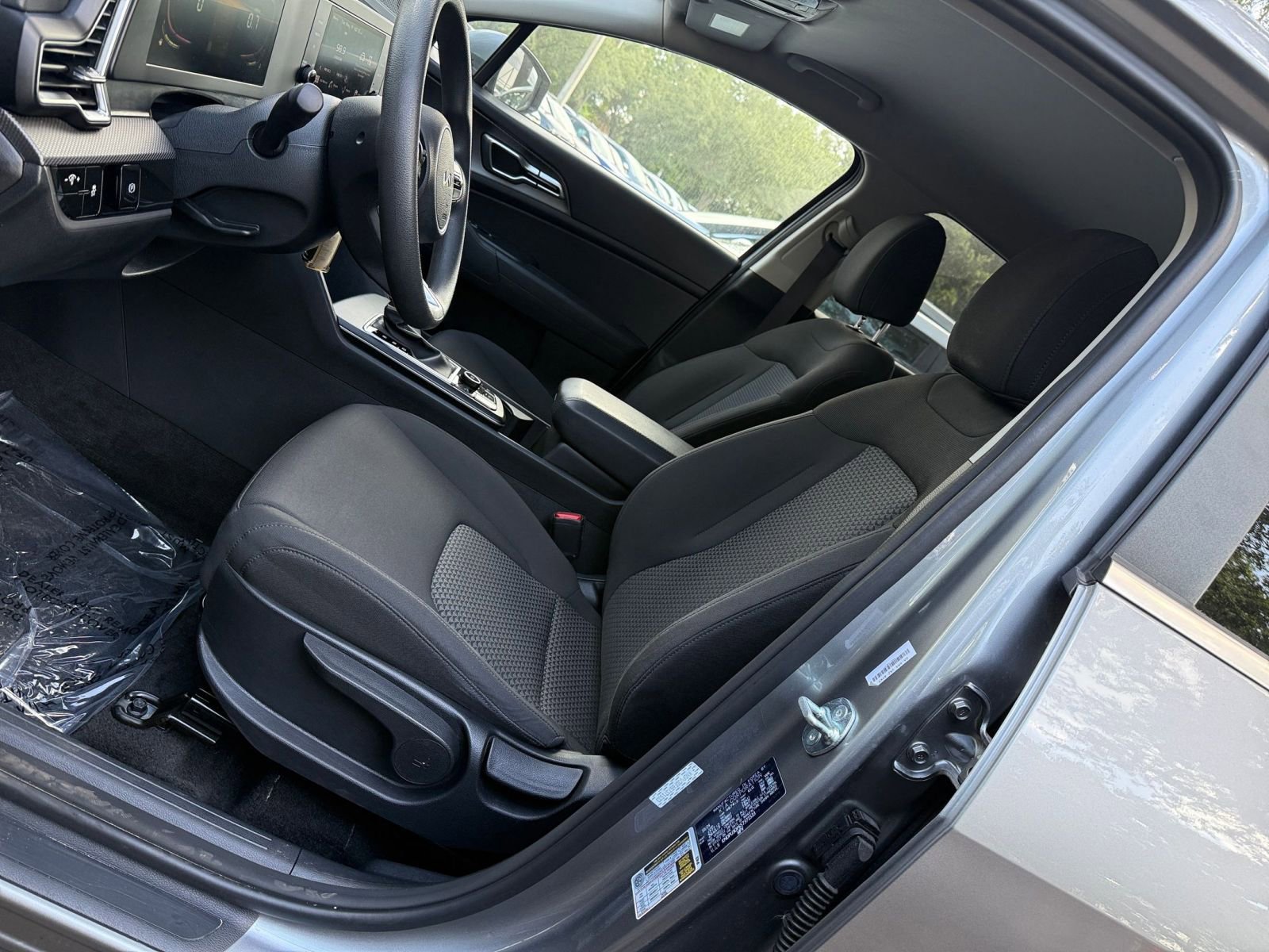 Used 2025 Kia Sportage LX FWD image 25
