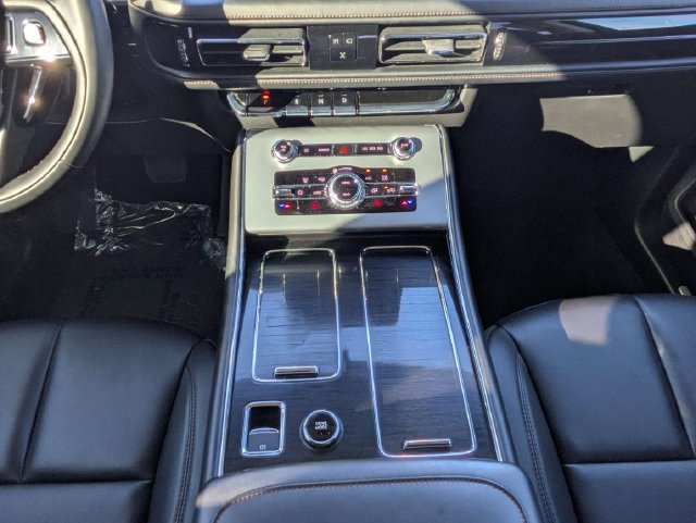 Used 2024 Lincoln Aviator AWD image 17