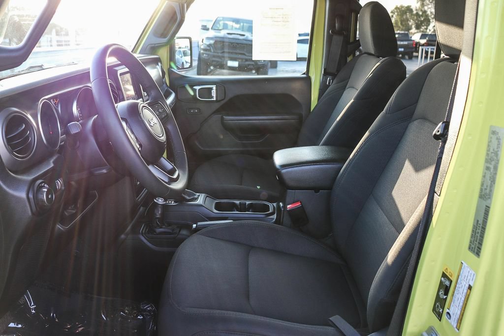 Used 2023 Jeep Wrangler Unlimited Sport AWD/4WD image 22