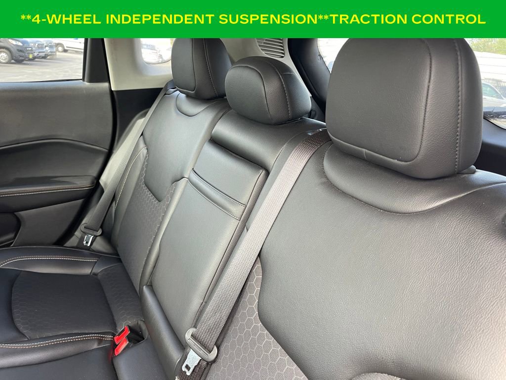 Used 2019 Jeep Compass Latitude FWD image 12