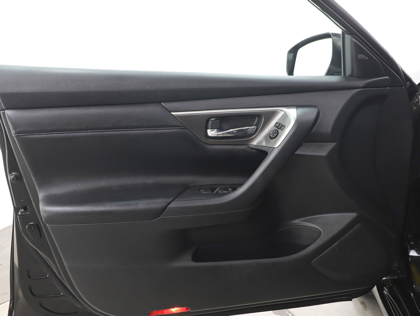 Used 2013 Nissan Altima 2.5 SL w/ Technology Pkg image 17