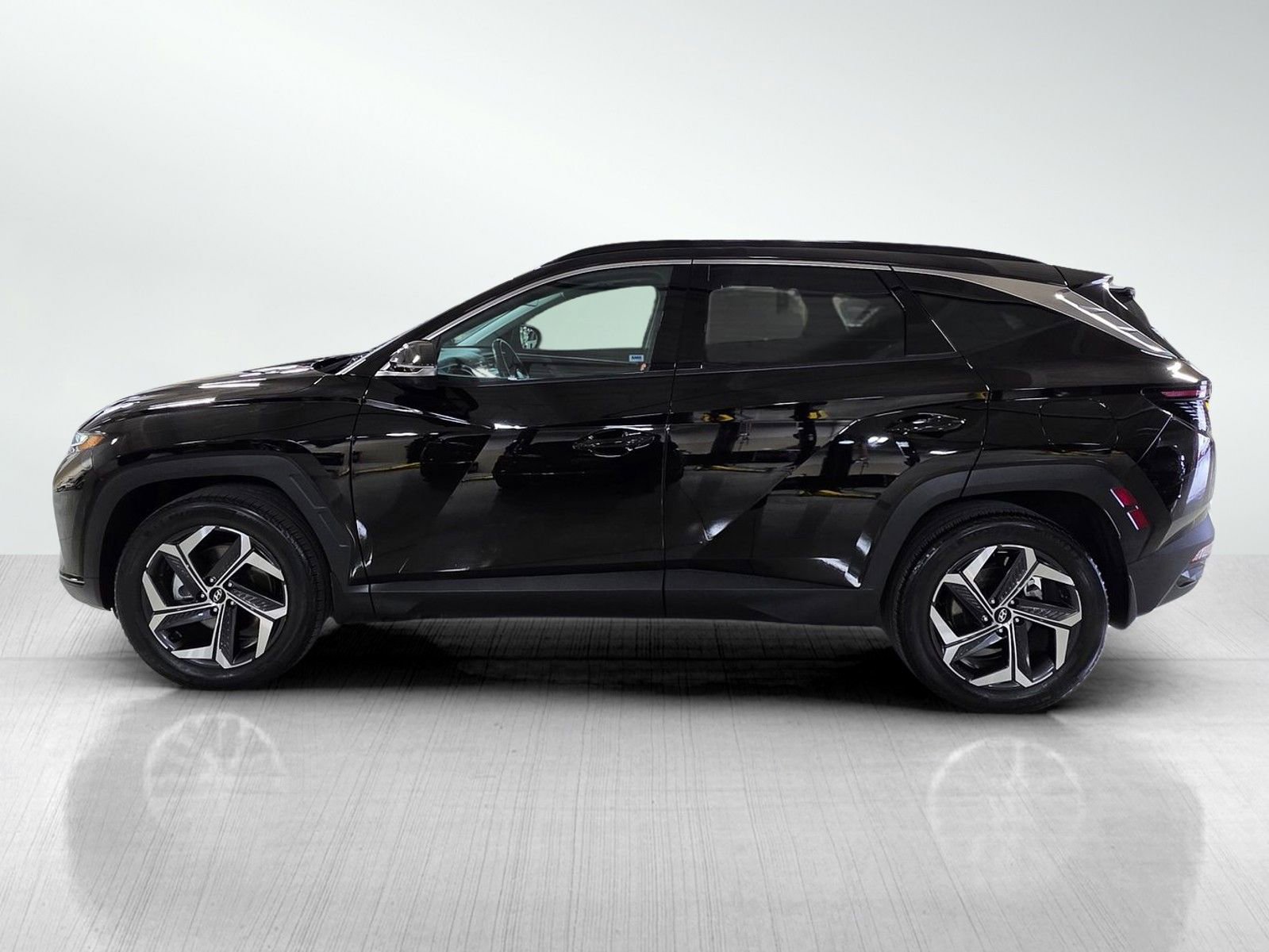Certified 2023 Hyundai Tucson Limited AWD/4WD image 4
