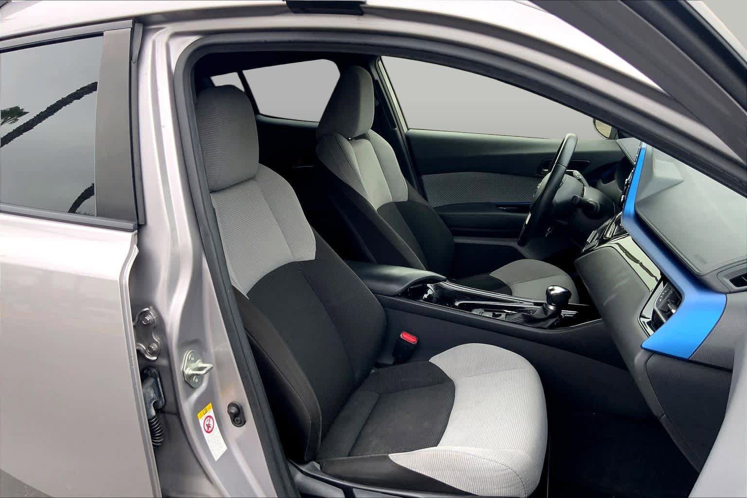 Used 2019 Toyota C-HR XLE FWD image 8